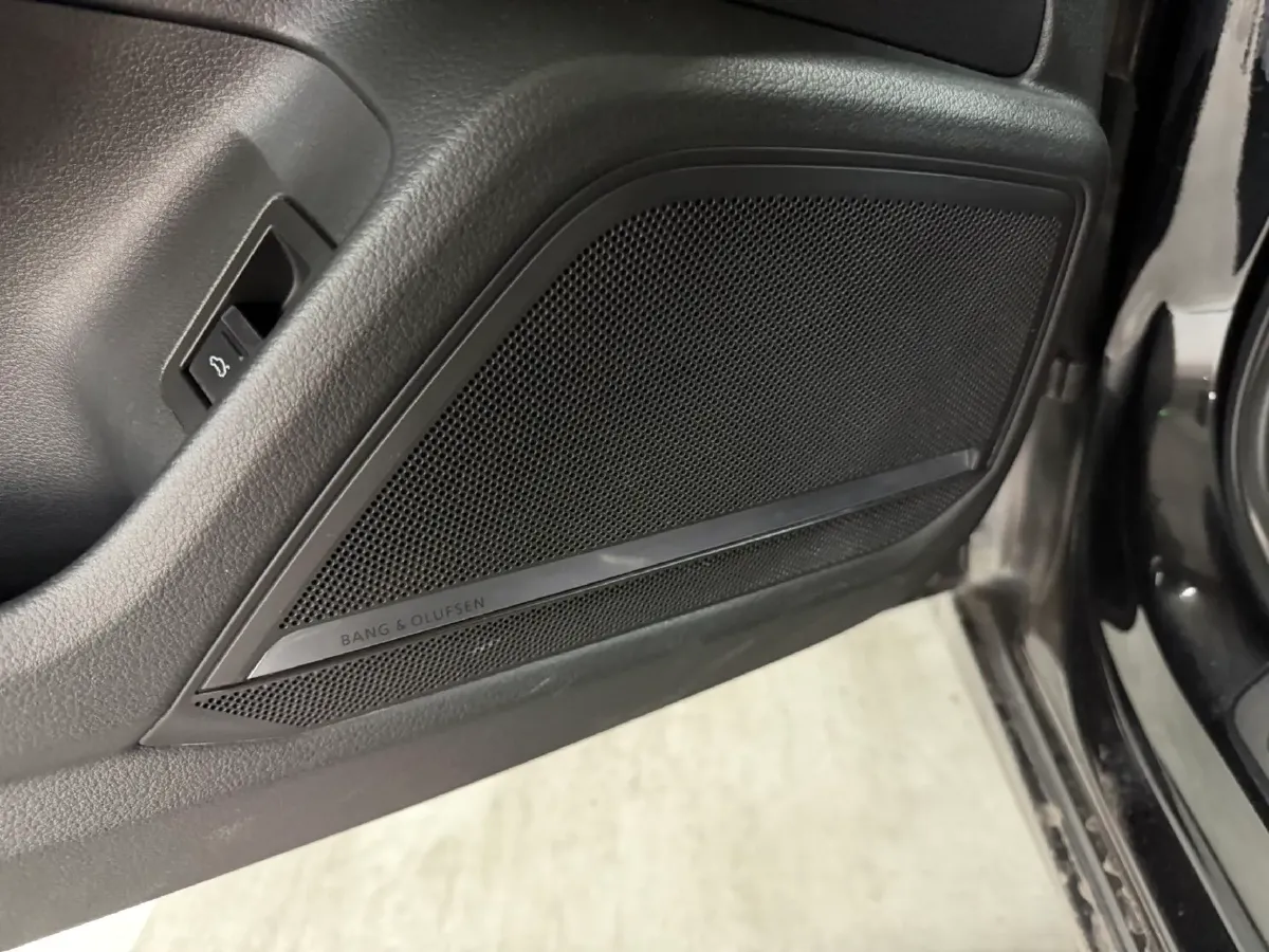 2021 Audi A6L 2.0T 224HP L4 7DCT,autocango,china used car exporter,china ev exporter,chinese used car exporter,chinese used ev exporter