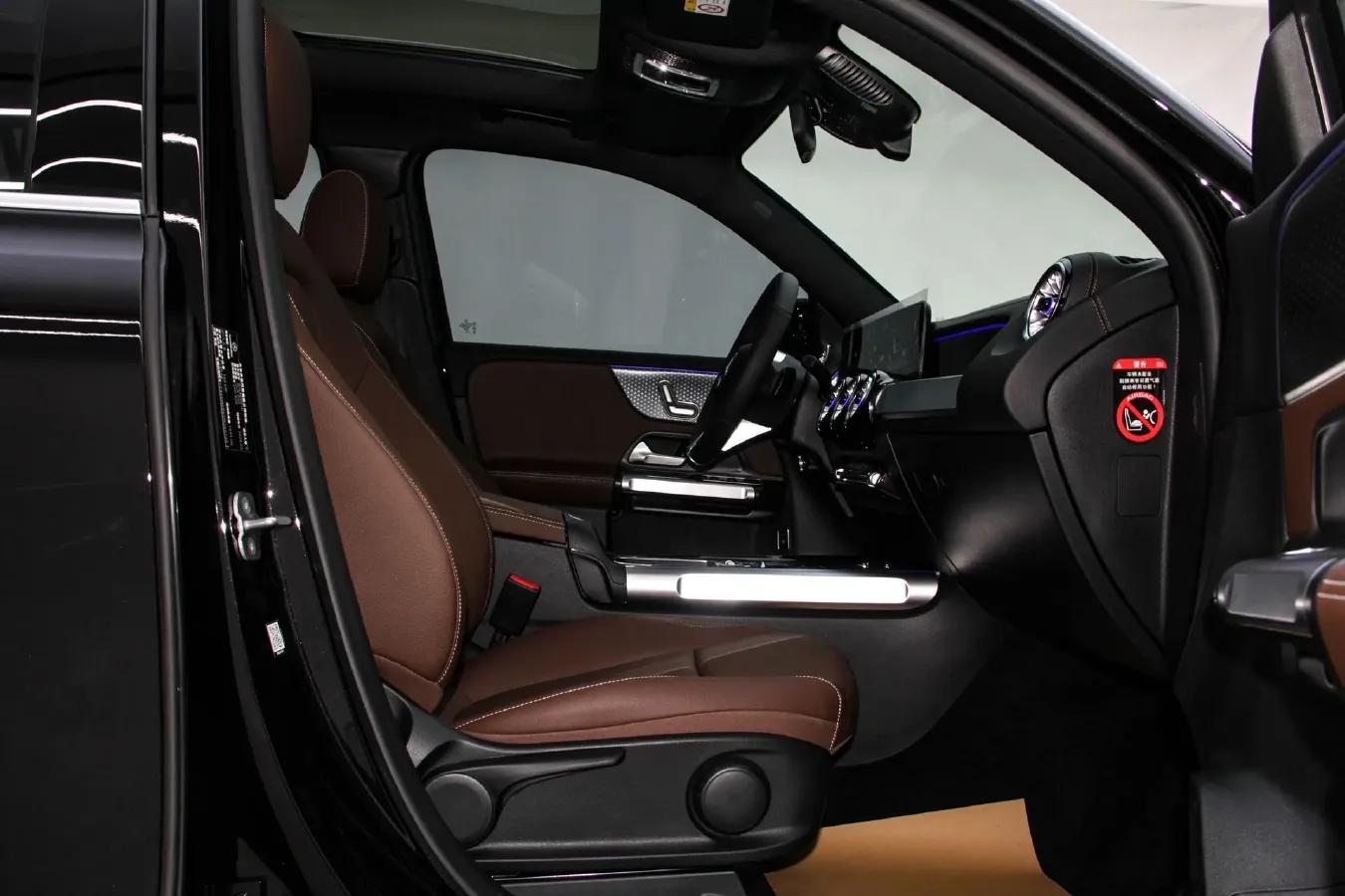 2025 Mercedes-Benz GLB Class 2.0T 190HP L4 8DCT,autocango,china used car exporter,china ev exporter,chinese used car exporter,chinese used ev exporter