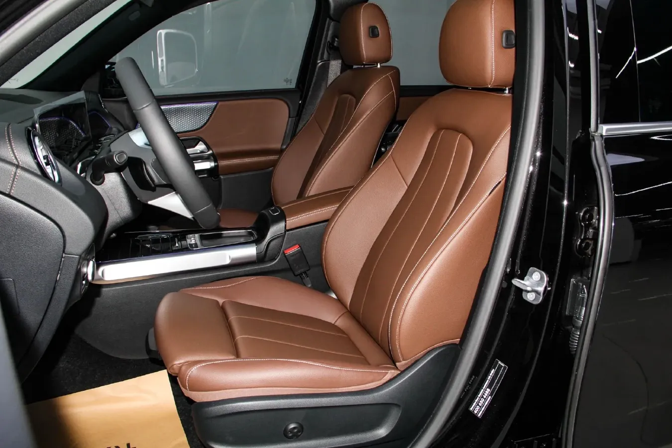 2025 Mercedes-Benz GLB Class 2.0T 190HP L4 8DCT,autocango,china used car exporter,china ev exporter,chinese used car exporter,chinese used ev exporter