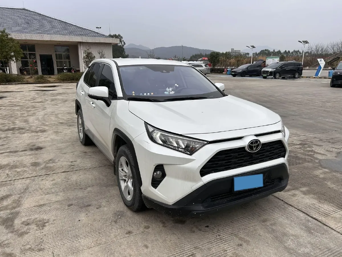 2022 Toyota RAV4 2.0L 171HP L4 CVT,autocango,china used car exporter,china ev exporter,chinese used car exporter,chinese used ev exporter