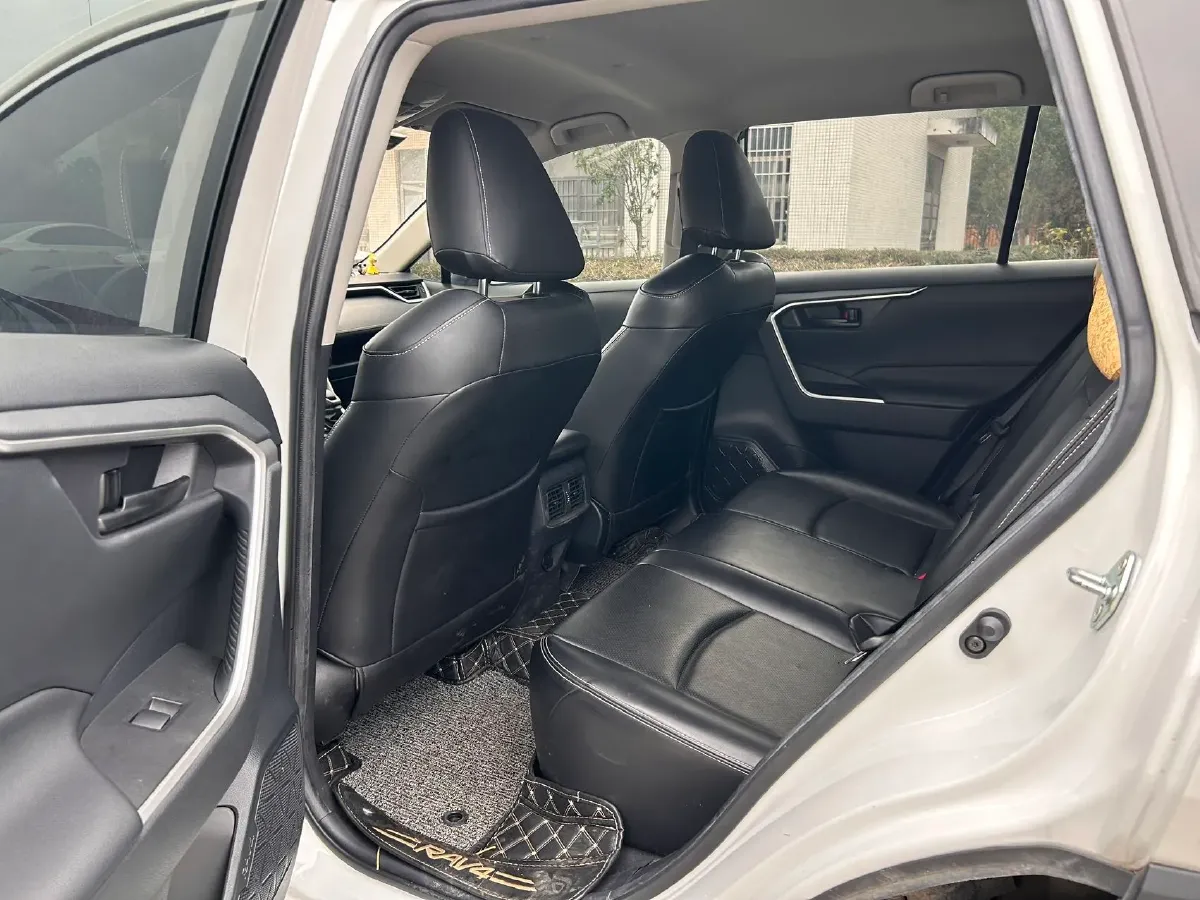 2022 Toyota RAV4 2.0L 171HP L4 CVT,autocango,china used car exporter,china ev exporter,chinese used car exporter,chinese used ev exporter