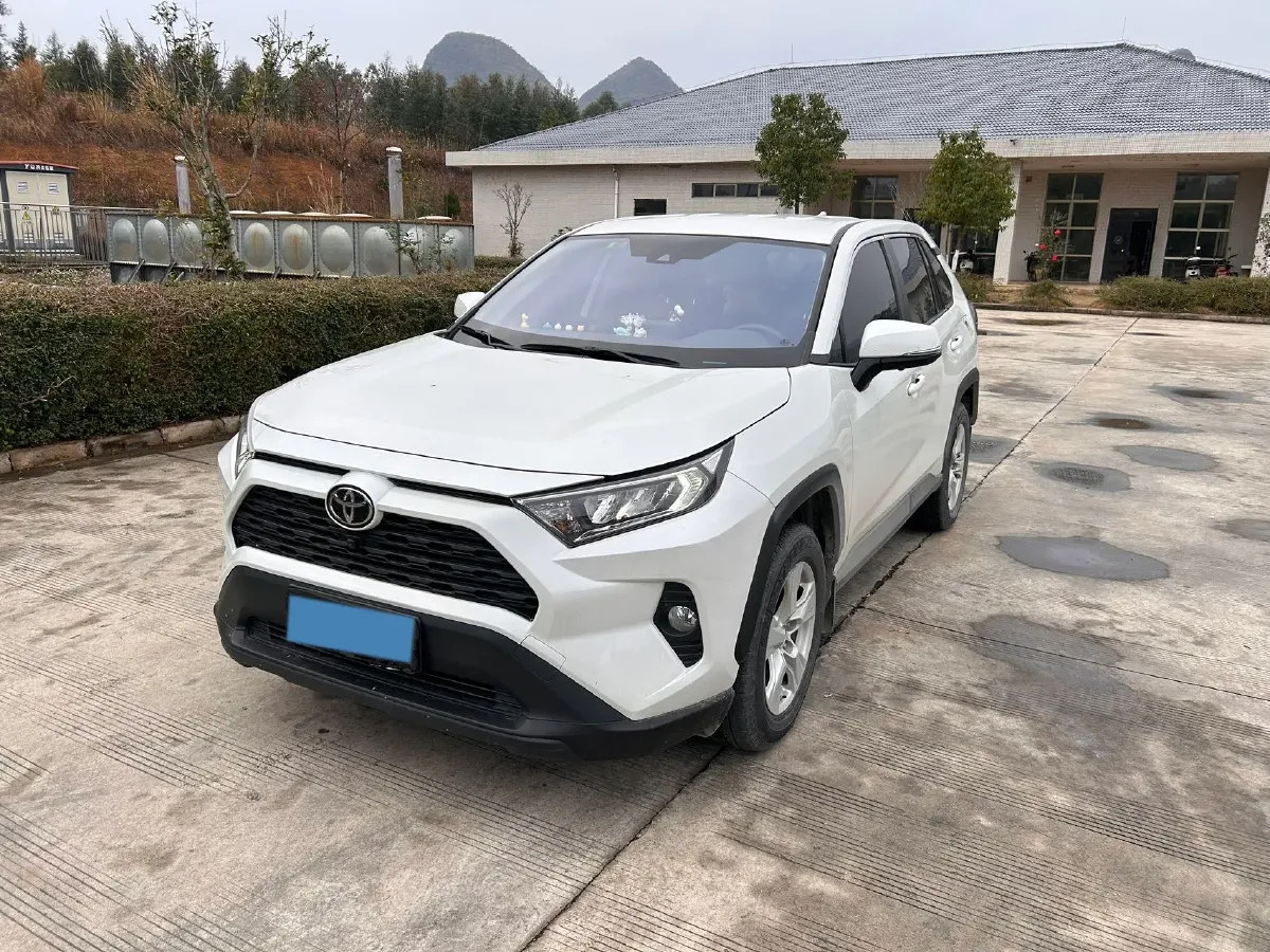 2022 Toyota RAV4 2.0L 171HP L4 CVT,autocango,china used car exporter,china ev exporter,chinese used car exporter,chinese used ev exporter