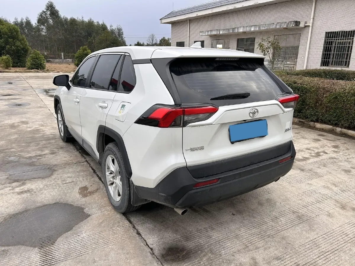 2022 Toyota RAV4 2.0L 171HP L4 CVT,autocango,china used car exporter,china ev exporter,chinese used car exporter,chinese used ev exporter
