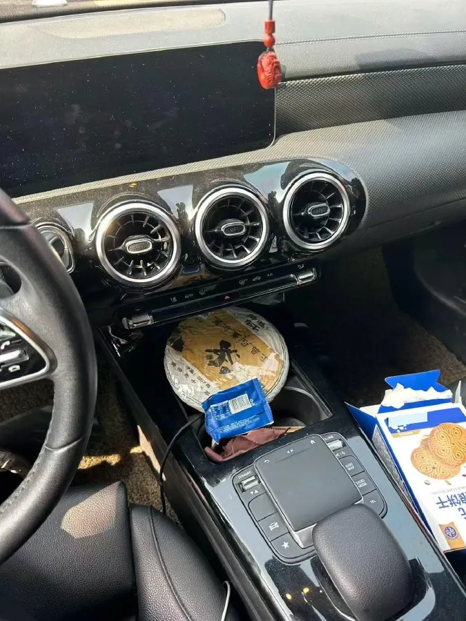 2020 Mercedes-Benz A Class 1.3T 136HP L4 7DCT,autocango,china used car exporter,china ev exporter,chinese used car exporter,chinese used ev exporter