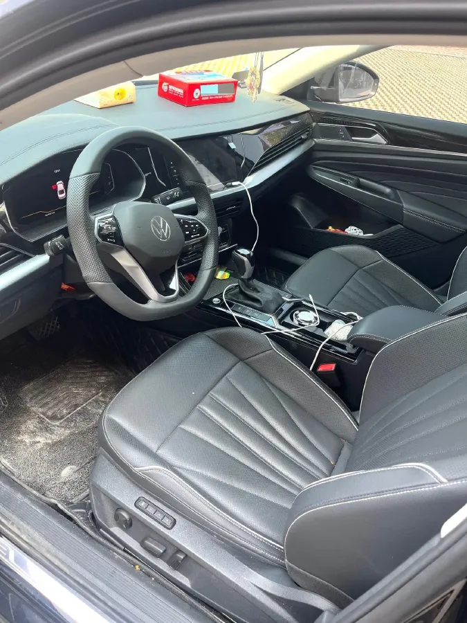 2023 Volkswagen Passat 2.0T 186HP L4 7DCT,autocango,china used car exporter,china ev exporter,chinese used car exporter,chinese used ev exporter