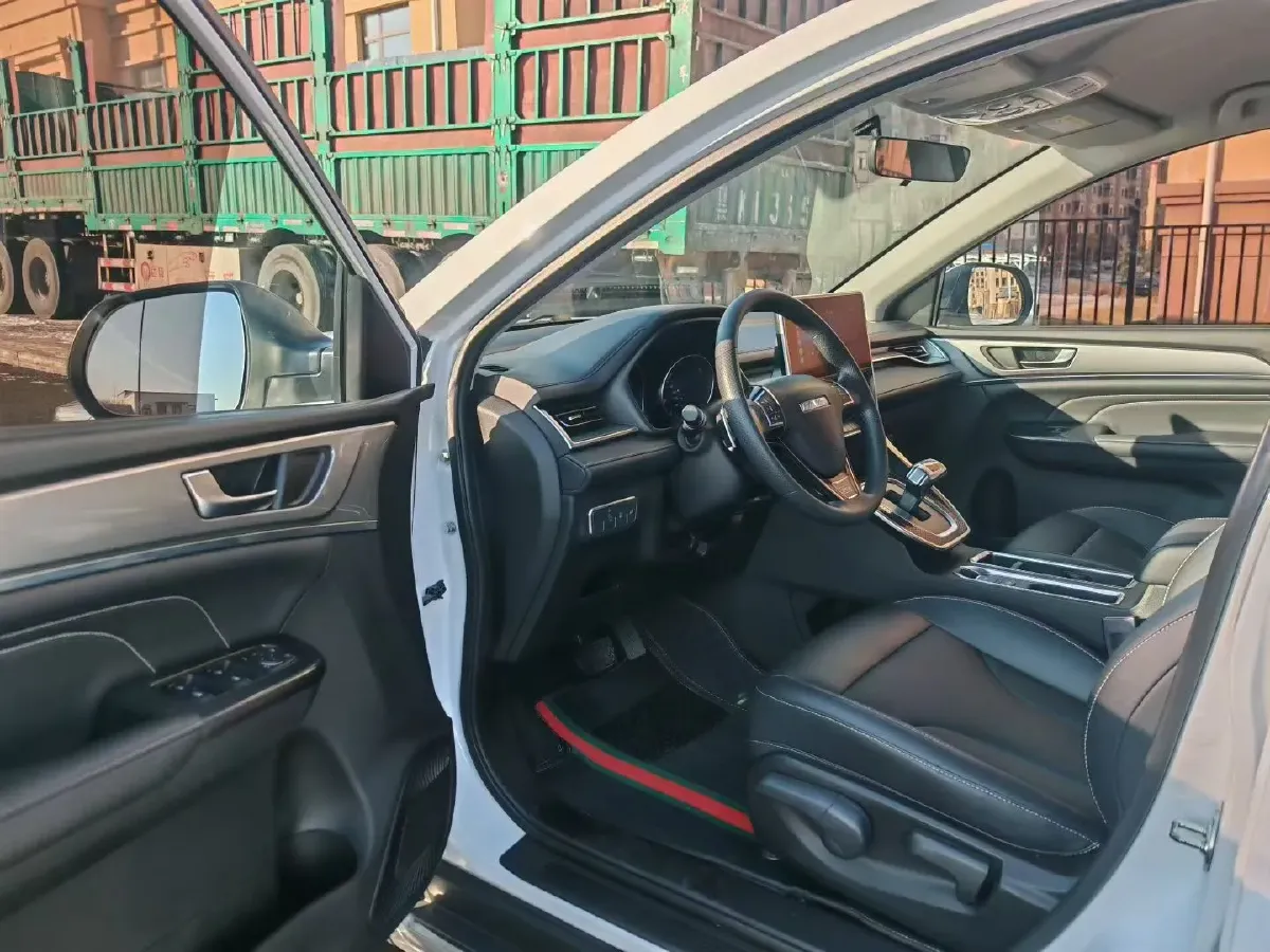 2021 Haval M6 1.5T 150HP L4 7DCT,autocango,china used car exporter,china ev exporter,chinese used car exporter,chinese used ev exporter