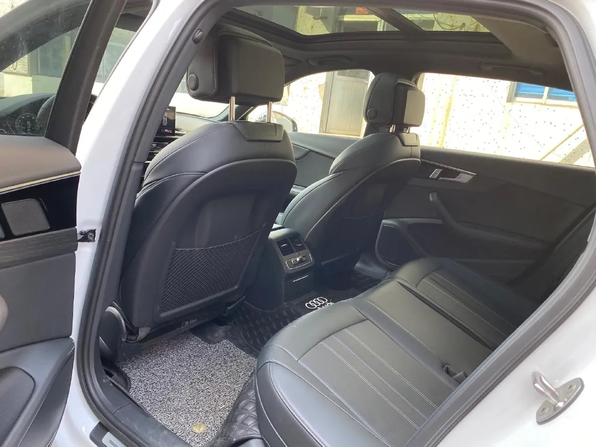 2024 Audi A4L 2.0T 190HP L4 7DCT,autocango,china used car exporter,china ev exporter,chinese used car exporter,chinese used ev exporter