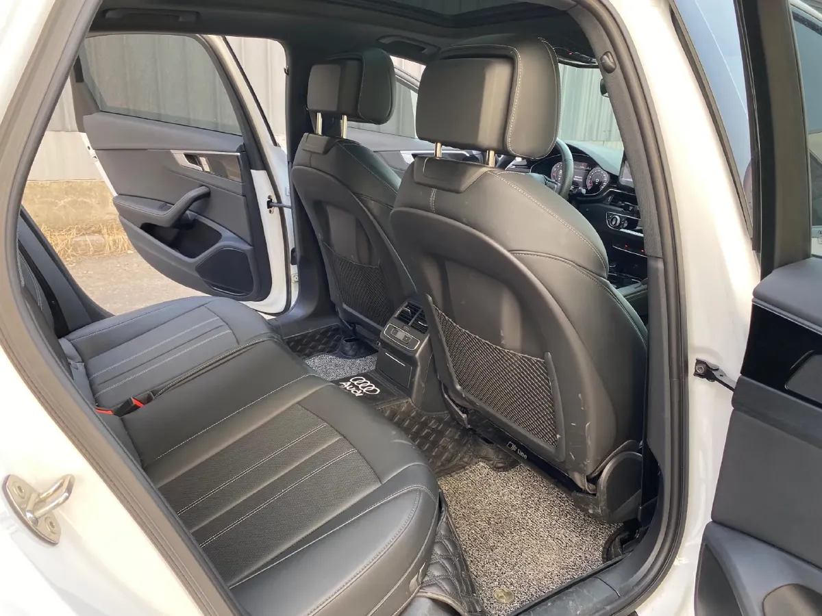 2024 Audi A4L 2.0T 190HP L4 7DCT,autocango,china used car exporter,china ev exporter,chinese used car exporter,chinese used ev exporter