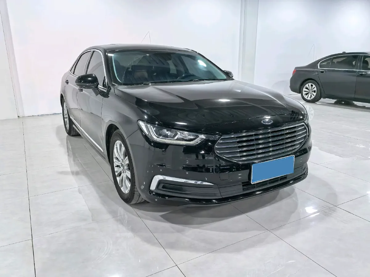 2019 Ford Taurus 2.0T 245HP L4 8AT,autocango,china used car exporter,china ev exporter,chinese used car exporter,chinese used ev exporter
