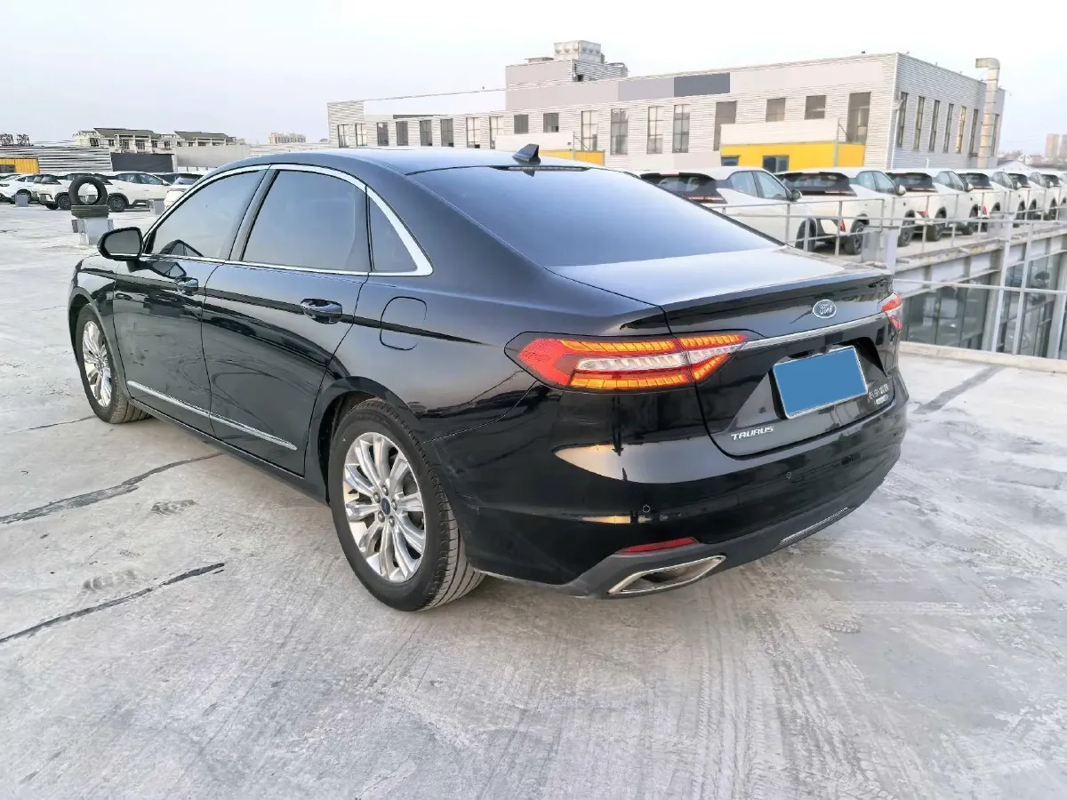 2019 Ford Taurus 2.0T 245HP L4 8AT,autocango,china used car exporter,china ev exporter,chinese used car exporter,chinese used ev exporter