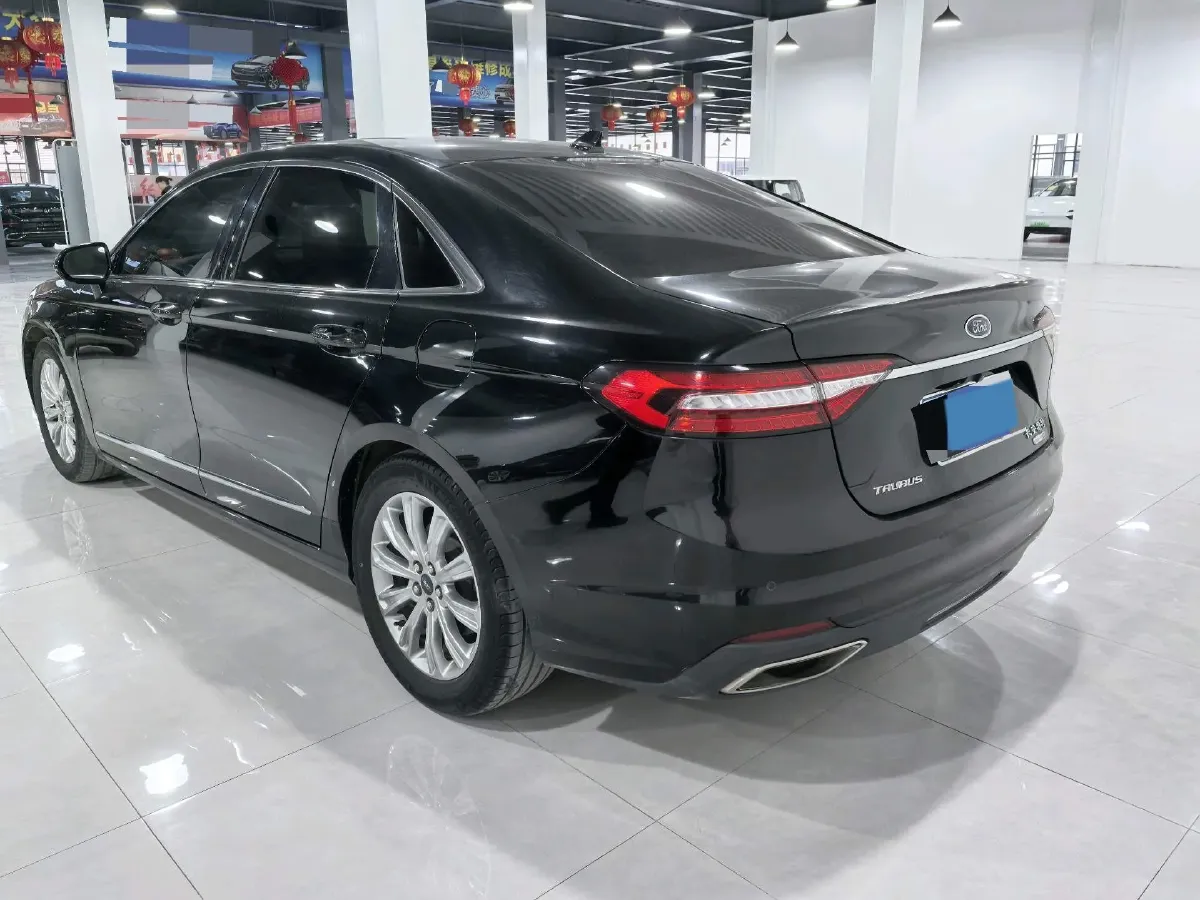 2019 Ford Taurus 2.0T 245HP L4 8AT,autocango,china used car exporter,china ev exporter,chinese used car exporter,chinese used ev exporter