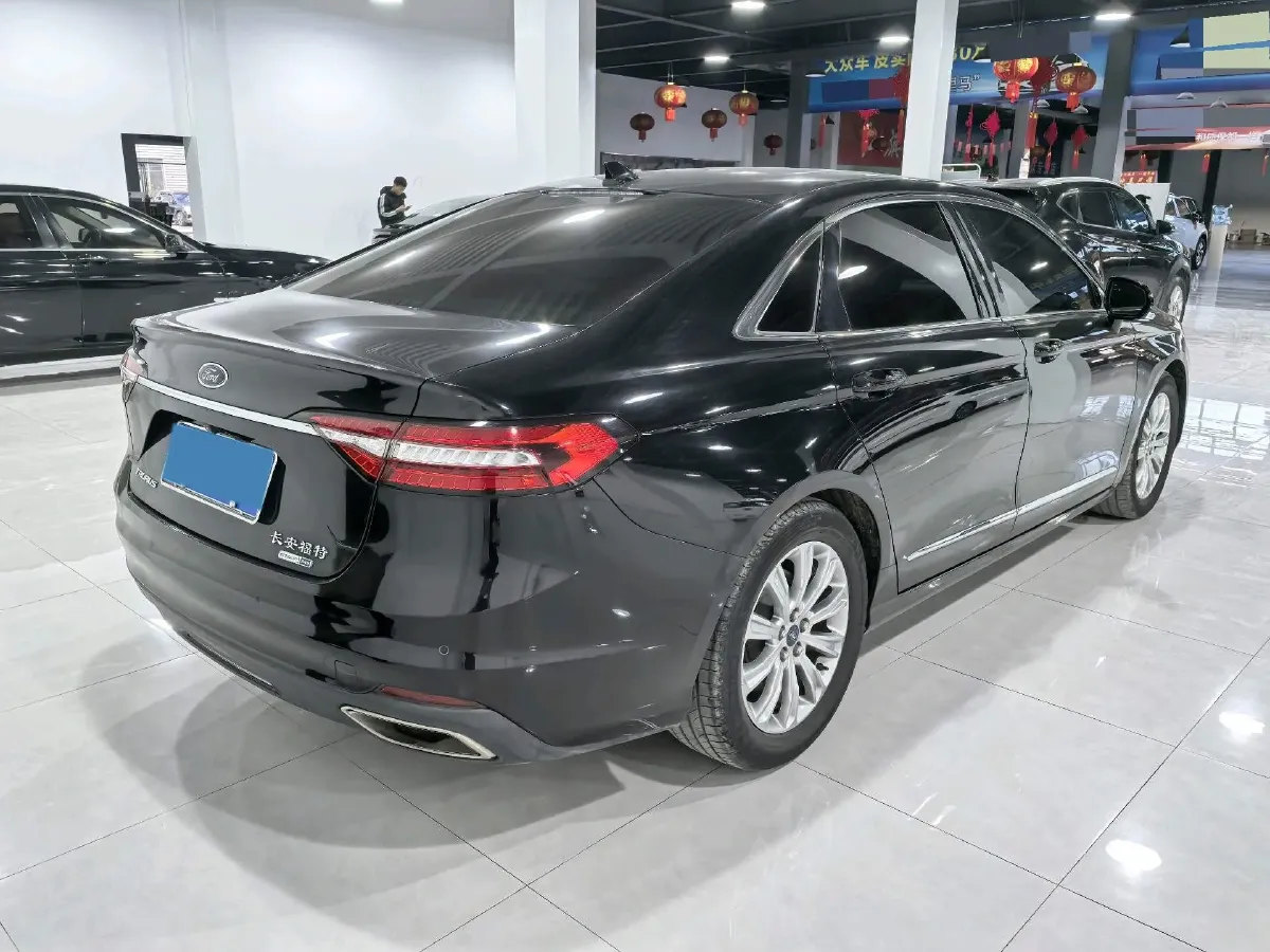 2019 Ford Taurus 2.0T 245HP L4 8AT,autocango,china used car exporter,china ev exporter,chinese used car exporter,chinese used ev exporter