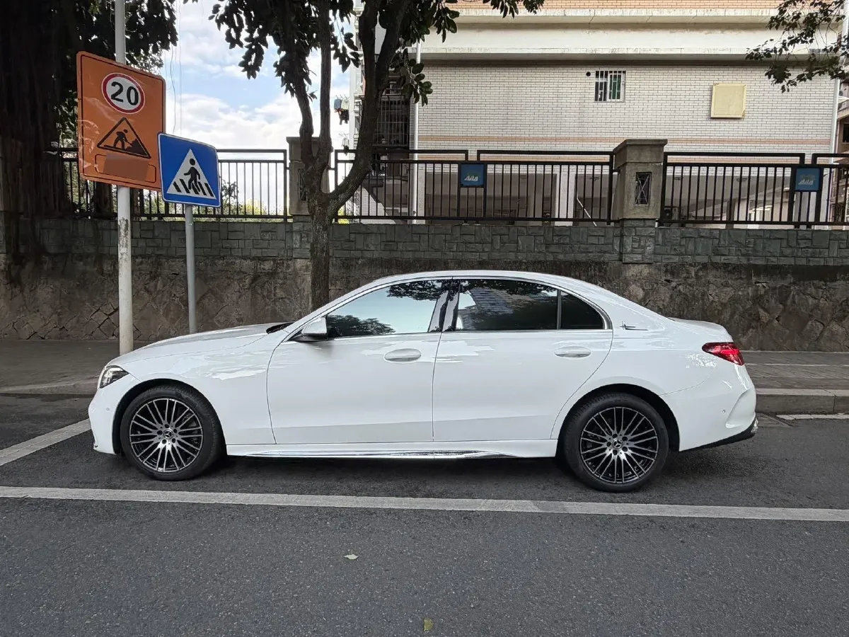 2023 Mercedes-Benz C Class 1.5T 170HP L4 9AT,autocango,china used car exporter,china ev exporter,chinese used car exporter,chinese used ev exporter