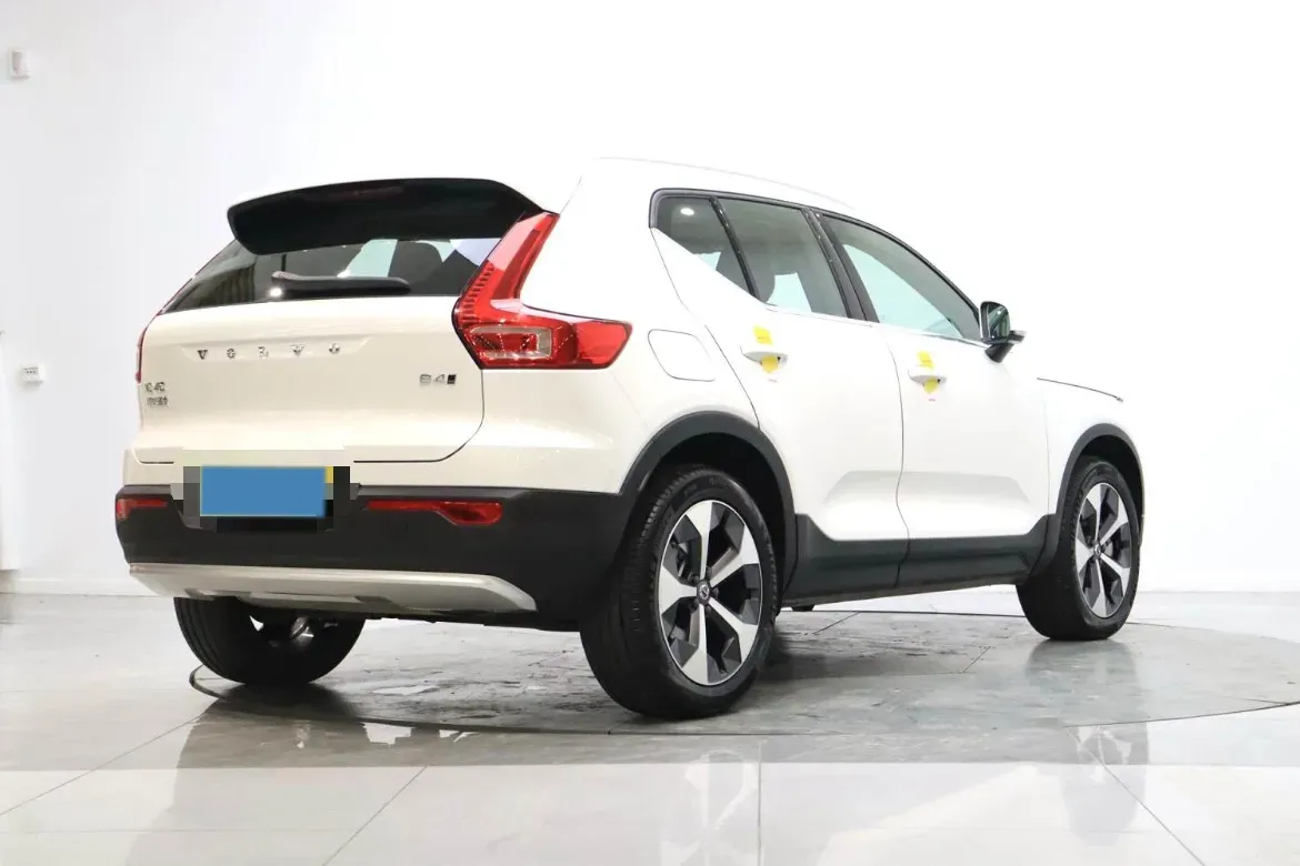 2024 Volvo XC40 2.0T 197HP L4 7DCT,autocango,china used car exporter,china ev exporter,chinese used car exporter,chinese used ev exporter