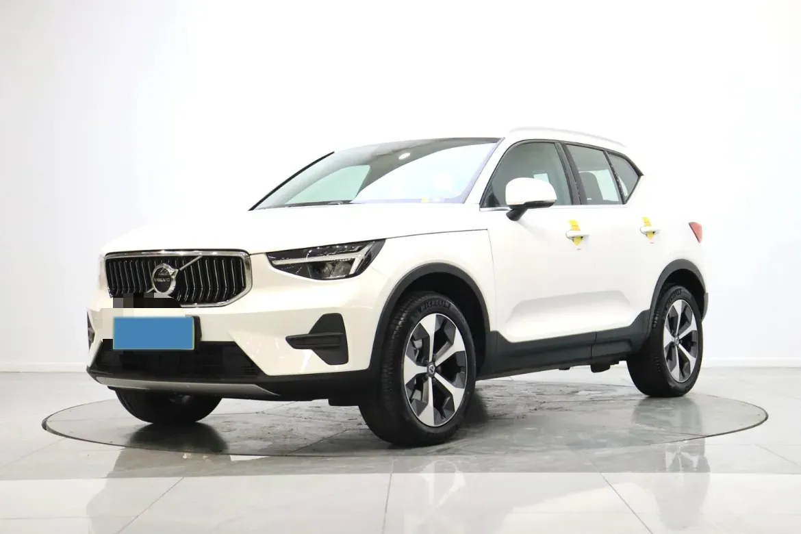 2024 Volvo XC40 2.0T 197HP L4 7DCT,autocango,china used car exporter,china ev exporter,chinese used car exporter,chinese used ev exporter