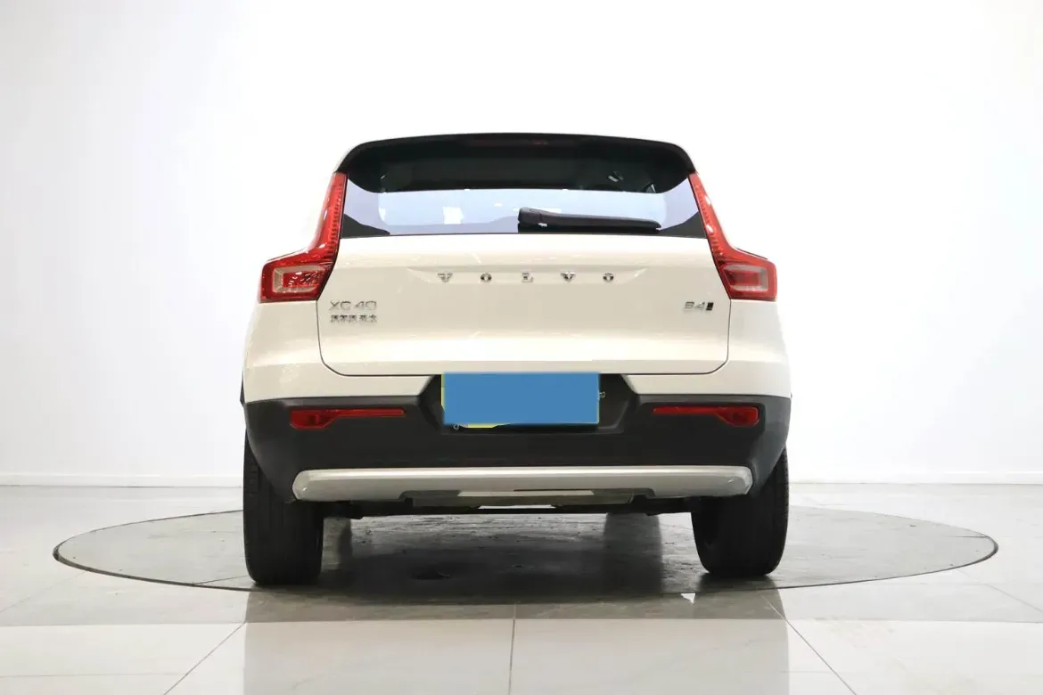2024 Volvo XC40 2.0T 197HP L4 7DCT,autocango,china used car exporter,china ev exporter,chinese used car exporter,chinese used ev exporter