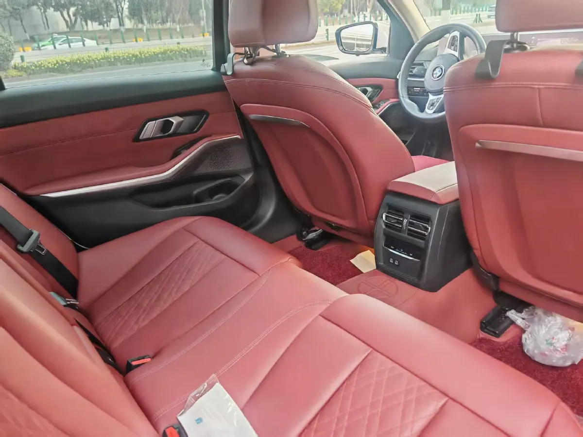 2023 BMW 3 Series 2.0T 156HP L4 8AT,autocango,china used car exporter,china ev exporter,chinese used car exporter,chinese used ev exporter