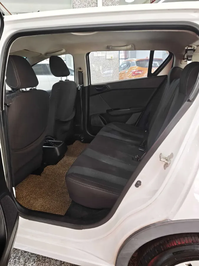 2016 BaoJun 310 1.2L 82HP L4 5MT,autocango,china used car exporter,china ev exporter,chinese used car exporter,chinese used ev exporter