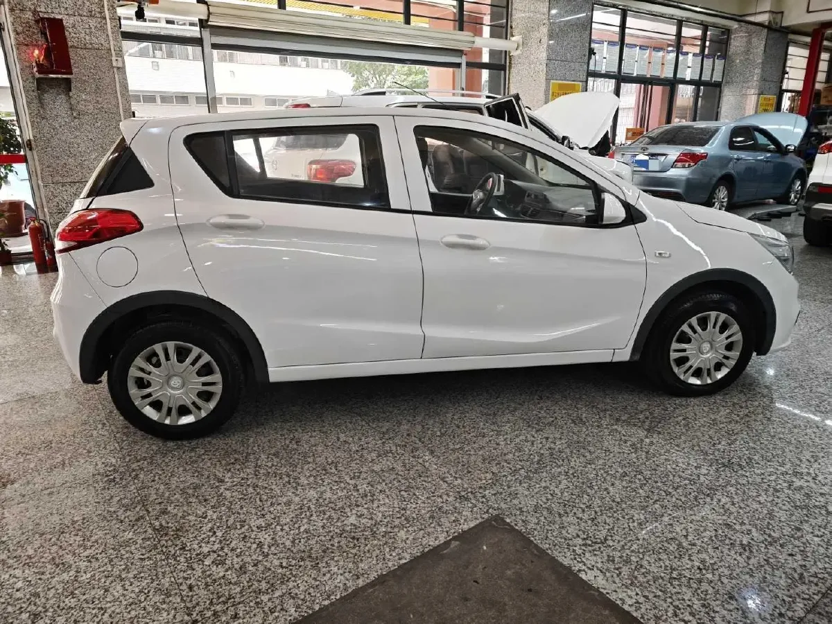 2016 BaoJun 310 1.2L 82HP L4 5MT,autocango,china used car exporter,china ev exporter,chinese used car exporter,chinese used ev exporter