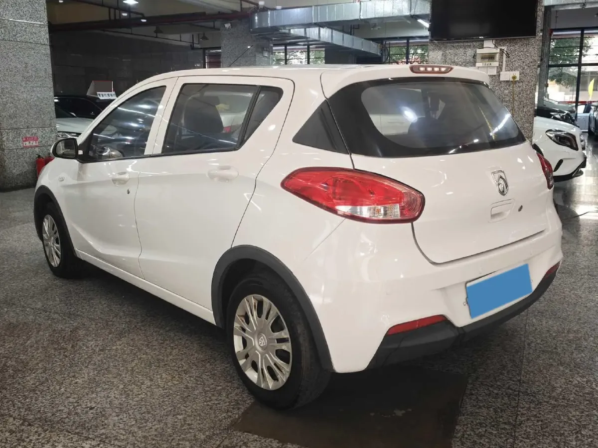 2016 BaoJun 310 1.2L 82HP L4 5MT,autocango,china used car exporter,china ev exporter,chinese used car exporter,chinese used ev exporter