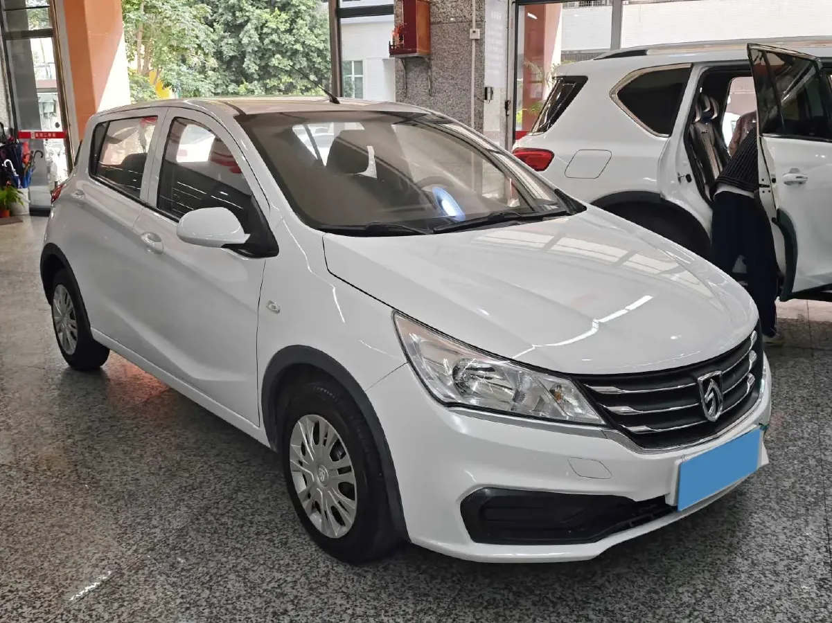 2016 BaoJun 310 1.2L 82HP L4 5MT,autocango,china used car exporter,china ev exporter,chinese used car exporter,chinese used ev exporter