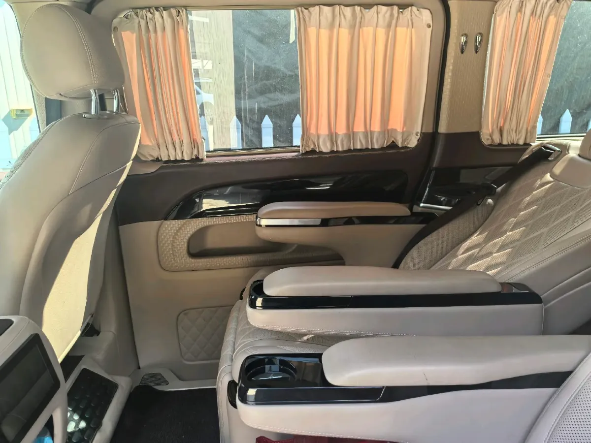 2020 Mercedes-Benz Vito 2.0T 211HP L4 9AT,autocango,china used car exporter,china ev exporter,chinese used car exporter,chinese used ev exporter