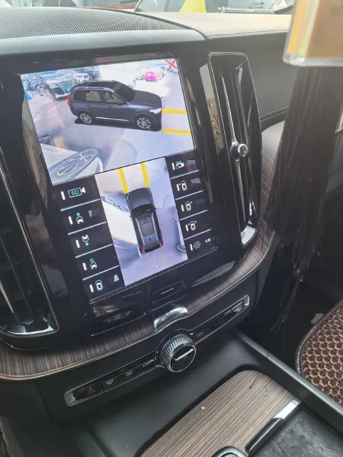 2024 Volvo XC60 2.0T 250HP L4 8AT,autocango,china used car exporter,china ev exporter,chinese used car exporter,chinese used ev exporter