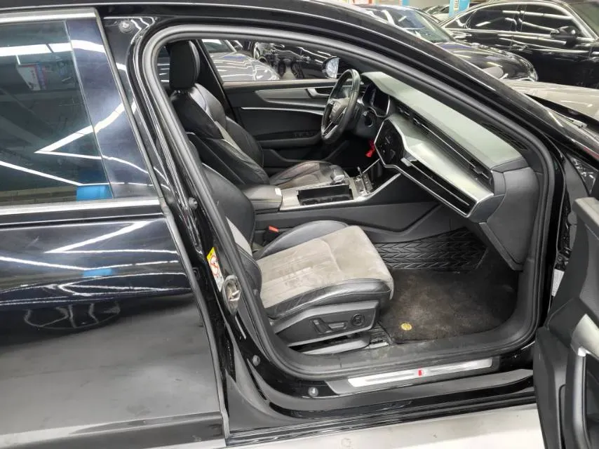 2021 Audi A6L 2.0T 190HP L4 7DCT,autocango,china used car exporter,china ev exporter,chinese used car exporter,chinese used ev exporter