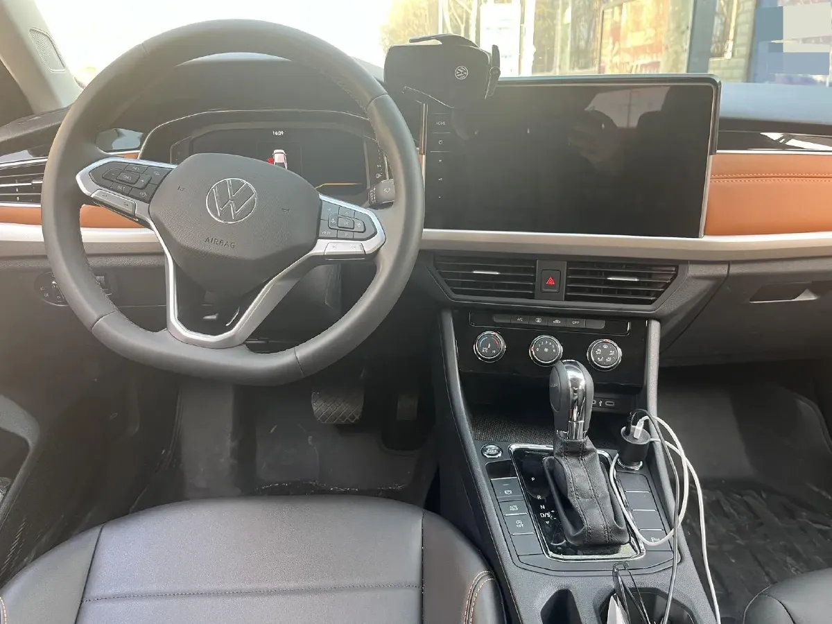 2024 Volkswagen Bora 1.2T 116HP L4 7DCT,autocango,china used car exporter,china ev exporter,chinese used car exporter,chinese used ev exporter