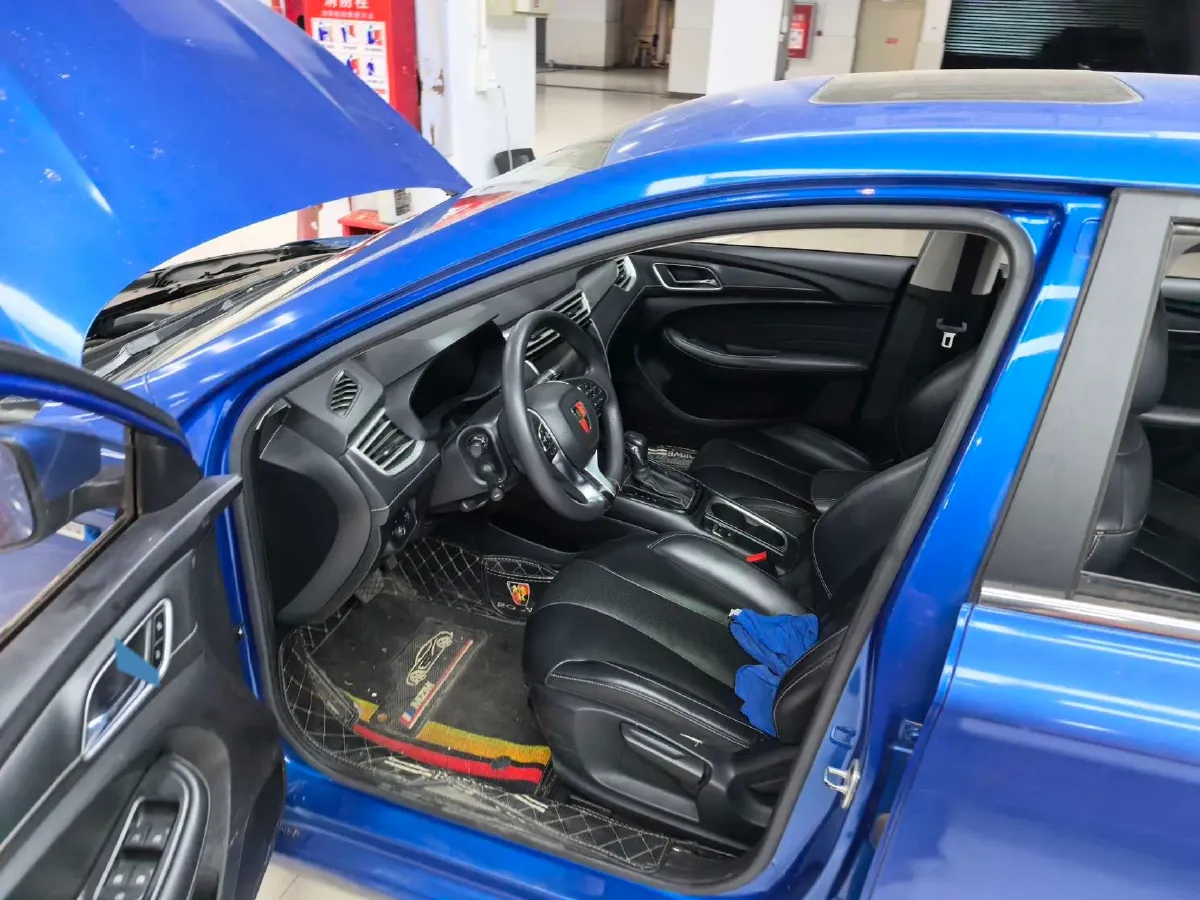 2020 Roewe i5 1.5L 120HP L4 CVT,autocango,china used car exporter,china ev exporter,chinese used car exporter,chinese used ev exporter