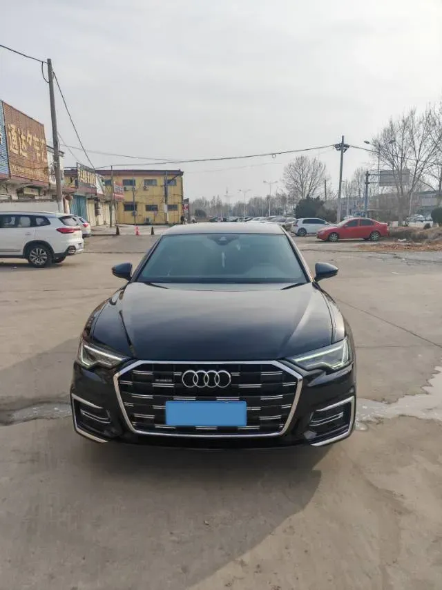 2024 Audi A6L 2.0T 190HP L4 7DCT,autocango,china used car exporter,china ev exporter,chinese used car exporter,chinese used ev exporter