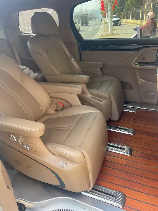 2021 Buick GL8 2.0T 237HP L4 9AT,autocango,china used car exporter,china ev exporter,chinese used car exporter,chinese used ev exporter