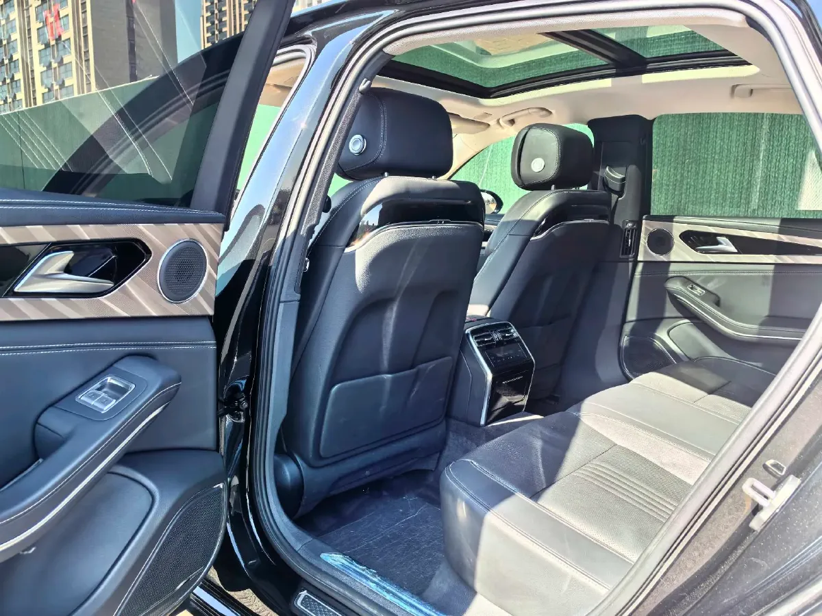 2020 HongQi H9 2.0T 252HP L4 7DCT,autocango,china used car exporter,china ev exporter,chinese used car exporter,chinese used ev exporter