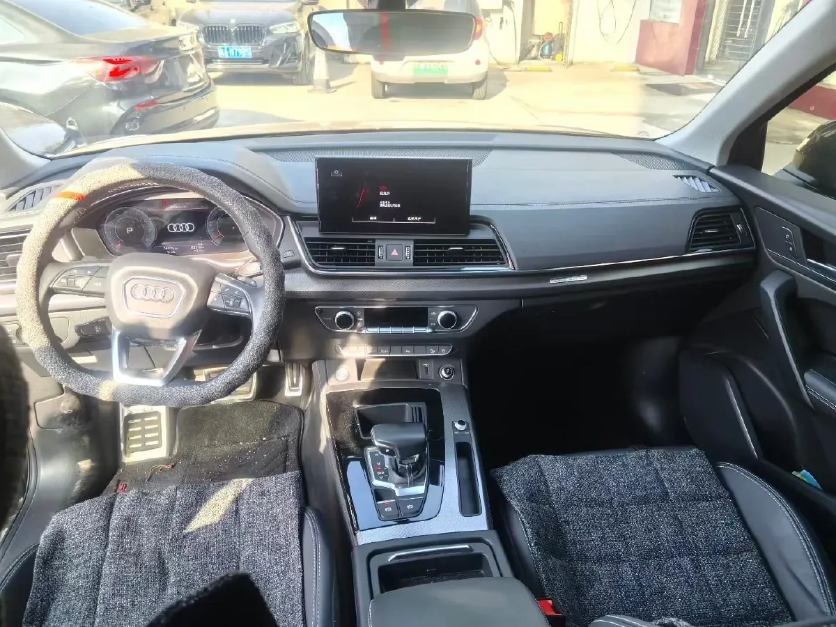 2022 Audi Q5L 2.0T 190HP L4 7DCT,autocango,china used car exporter,china ev exporter,chinese used car exporter,chinese used ev exporter