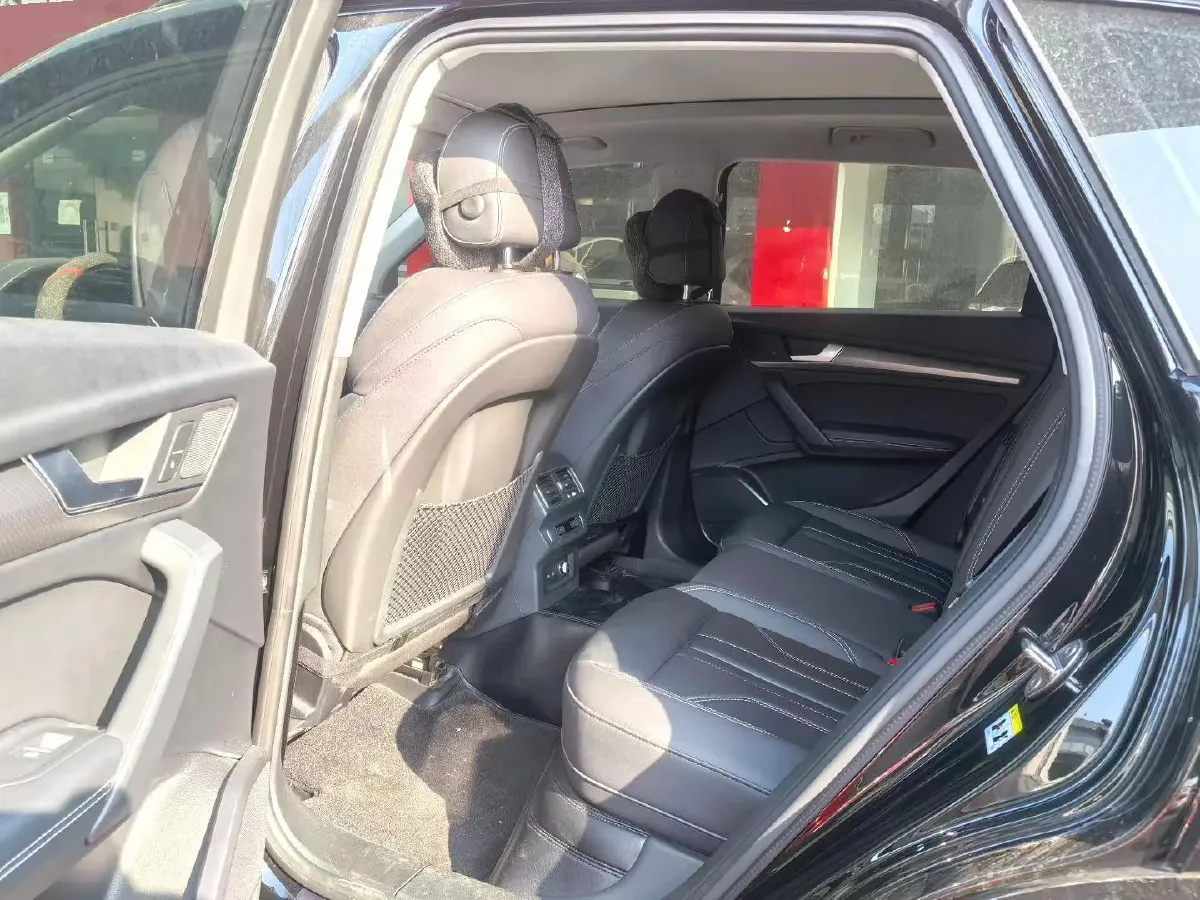 2022 Audi Q5L 2.0T 190HP L4 7DCT,autocango,china used car exporter,china ev exporter,chinese used car exporter,chinese used ev exporter
