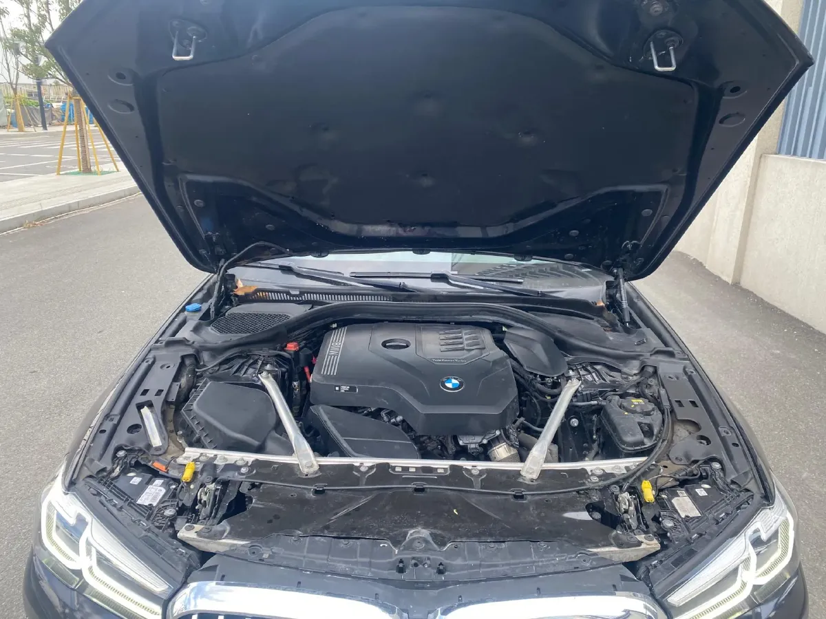 2021 BMW 5 Series 2.0T 184HP L4 8AT,autocango,china used car exporter,china ev exporter,chinese used car exporter,chinese used ev exporter