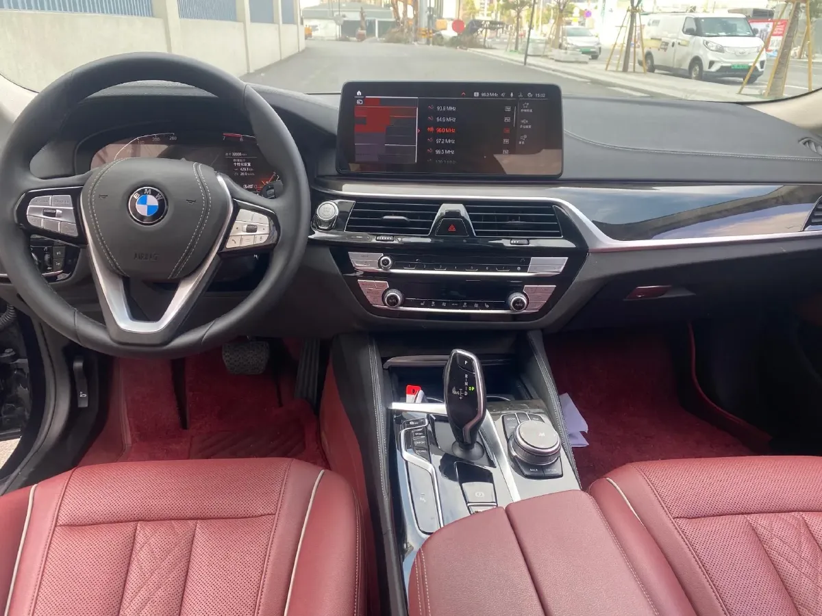 2021 BMW 5 Series 2.0T 184HP L4 8AT,autocango,china used car exporter,china ev exporter,chinese used car exporter,chinese used ev exporter