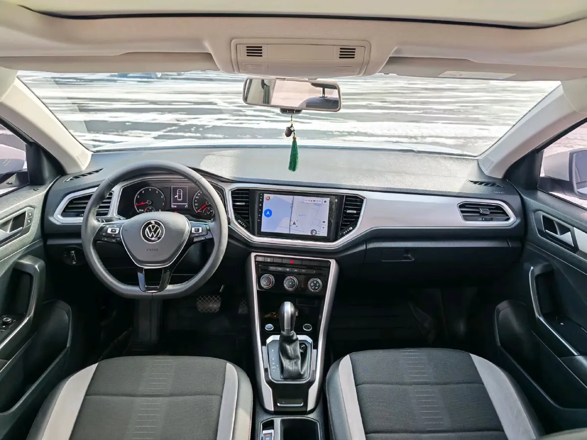 2022 Volkswagen T-Roc 1.4T 150HP L4 7DCT,autocango,china used car exporter,china ev exporter,chinese used car exporter,chinese used ev exporter