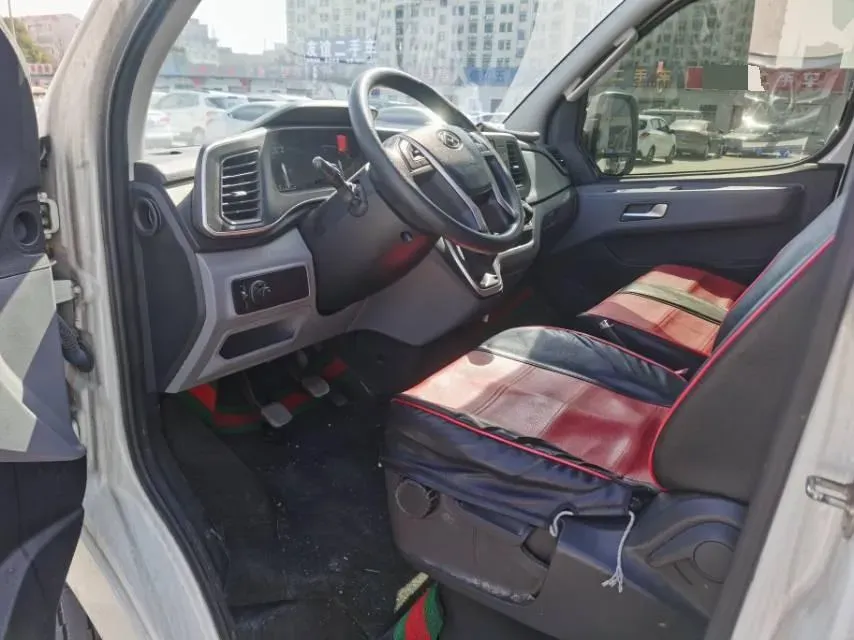 2023 MAXUS XinTu V80 2.0T 139HP L4 6MT,autocango,china used car exporter,china ev exporter,chinese used car exporter,chinese used ev exporter