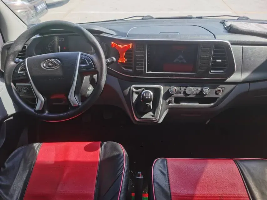 2023 MAXUS XinTu V80 2.0T 139HP L4 6MT,autocango,china used car exporter,china ev exporter,chinese used car exporter,chinese used ev exporter