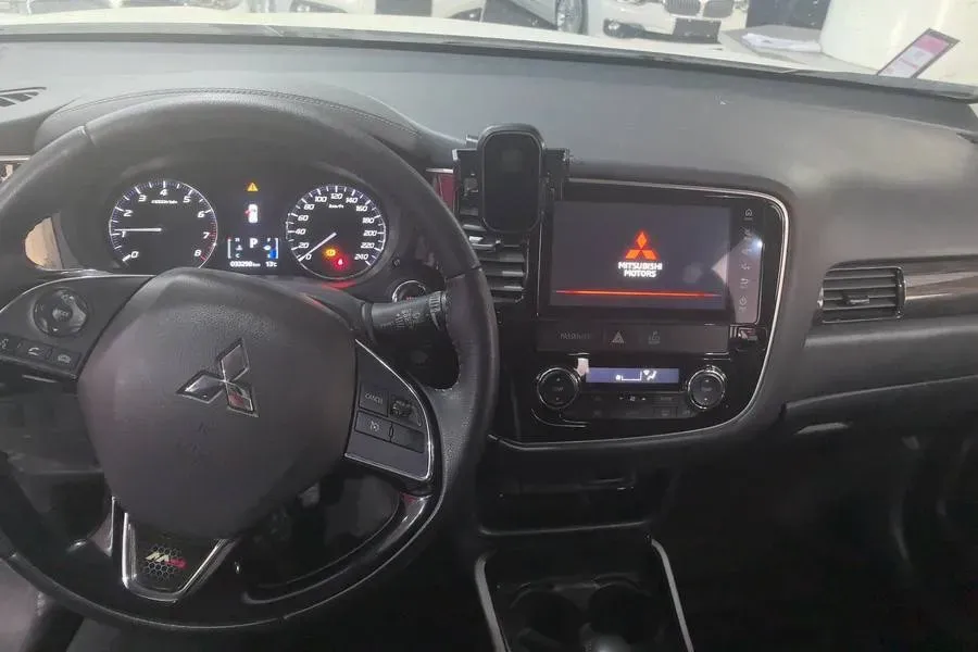 2020 Mitsubishi Outlander 2.0L 166HP L4 CVT,autocango,china used car exporter,china ev exporter,chinese used car exporter,chinese used ev exporter