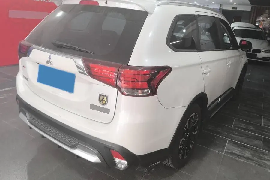 2020 Mitsubishi Outlander 2.0L 166HP L4 CVT,autocango,china used car exporter,china ev exporter,chinese used car exporter,chinese used ev exporter