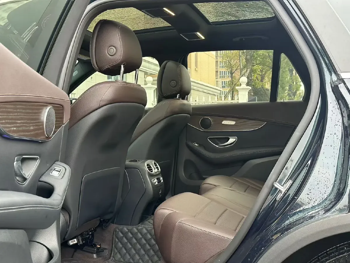 2022 Mercedes-Benz GLC Class 2.0T 258HP L4 9AT,autocango,china used car exporter,china ev exporter,chinese used car exporter,chinese used ev exporter