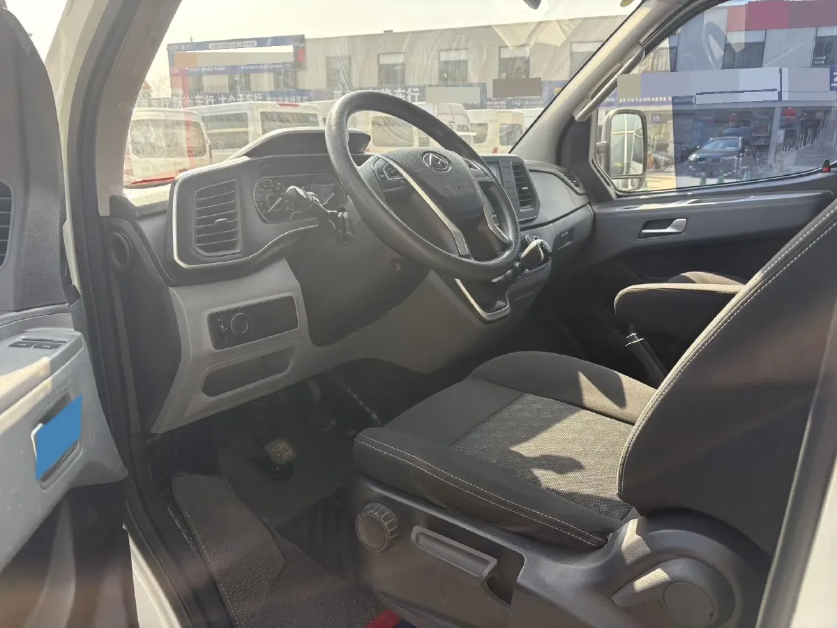 2024 MAXUS XinTu V80 2.0T 147HP L4 6MT,autocango,china used car exporter,china ev exporter,chinese used car exporter,chinese used ev exporter