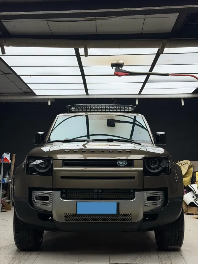 2021 Land Rover Defender 3.0T 400HP L6 8AT,autocango,china used car exporter,china ev exporter,chinese used car exporter,chinese used ev exporter