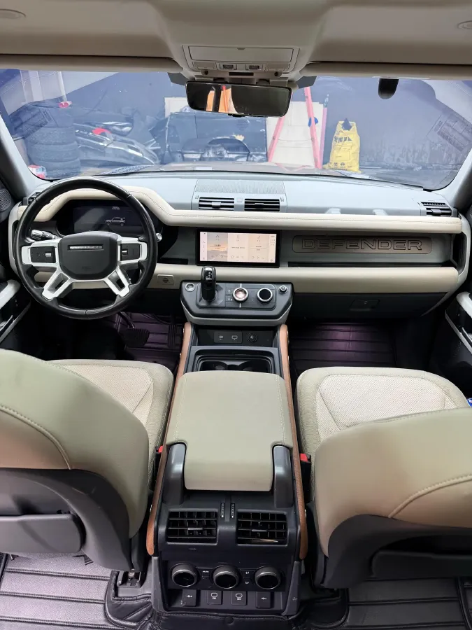 2021 Land Rover Defender 3.0T 400HP L6 8AT,autocango,china used car exporter,china ev exporter,chinese used car exporter,chinese used ev exporter