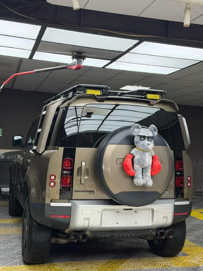 2021 Land Rover Defender 3.0T 400HP L6 8AT,autocango,china used car exporter,china ev exporter,chinese used car exporter,chinese used ev exporter