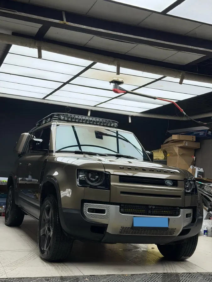 2021 Land Rover Defender 3.0T 400HP L6 8AT,autocango,china used car exporter,china ev exporter,chinese used car exporter,chinese used ev exporter