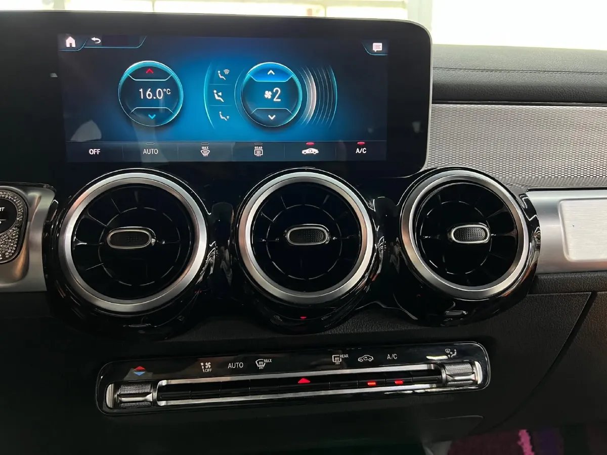 2020 Mercedes-Benz GLB Class 1.3T 136HP L4 7DCT,autocango,china used car exporter,china ev exporter,chinese used car exporter,chinese used ev exporter