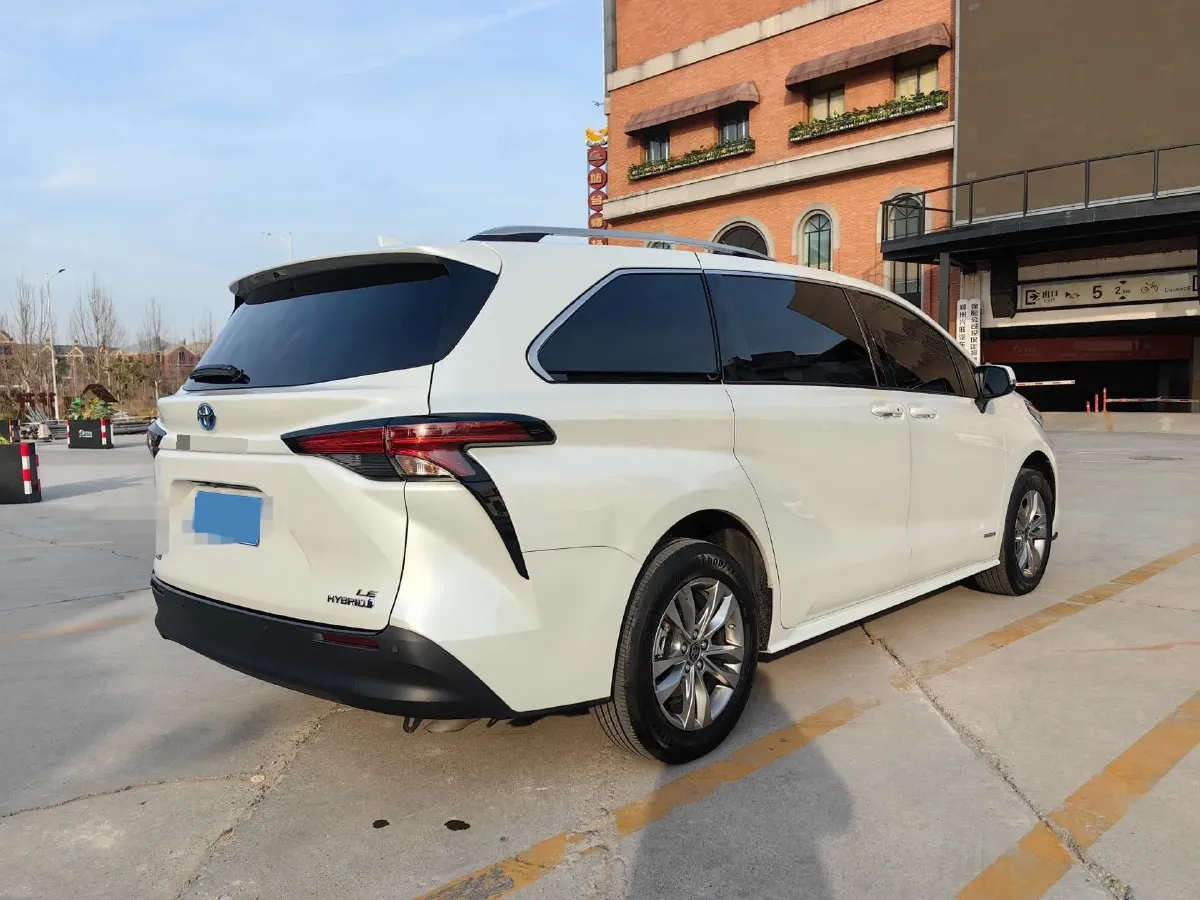 2023 Toyota Sienna 2.5L 189HP L4 E-CVT Hybrid,autocango,china used car exporter,china ev exporter,chinese used car exporter,chinese used ev exporter